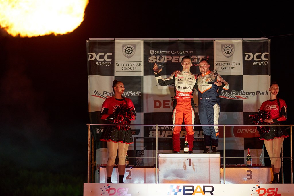 Martin Andersen (t.v.) vandt for anden gang Night Race, mens Frederik Nymark fortsat fører i kampen om Selected Car Group Super GT.
(Foto: Stumpphoto)